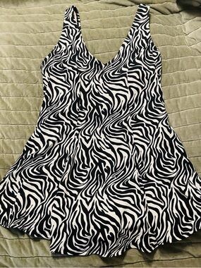 Club Swim Zebra Print one piece swimsuit dress size 18w.
